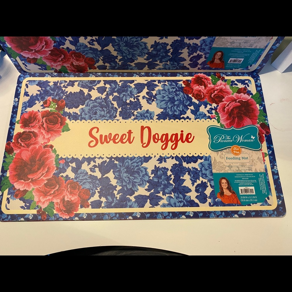 Pioneer Woman Pet Feeding Mat